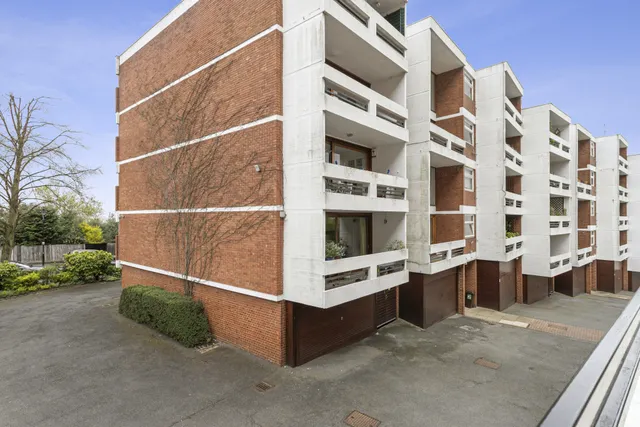 Southwood Lawn Road, London, N6