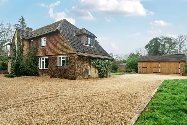 Prestwick Lane, Godalming, GU8