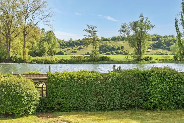Riverside, Bourne End, SL8