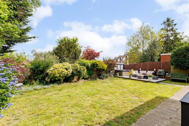 Sparrows Herne, Bushey, WD23
