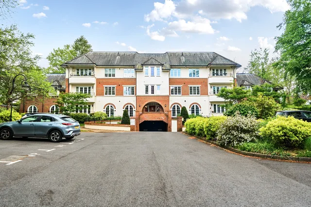 Wood Road, Hindhead, GU26