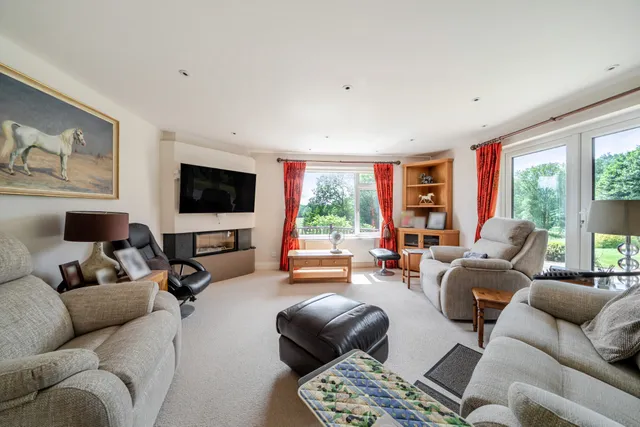 Petworth Road, HASLEMERE, GU27