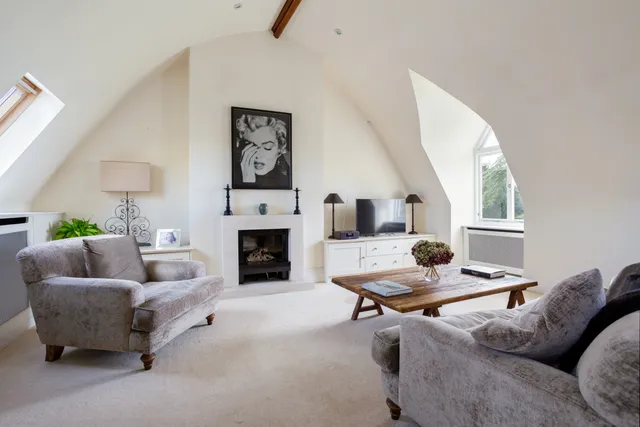 Ludshott Manor, Woolmer Lane, Liphook, GU30