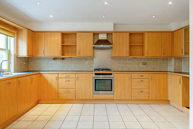 Bingham Close, Cirencester, GL7