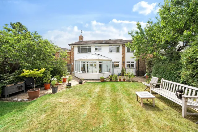 Crecy Gardens, Redbourn, AL3