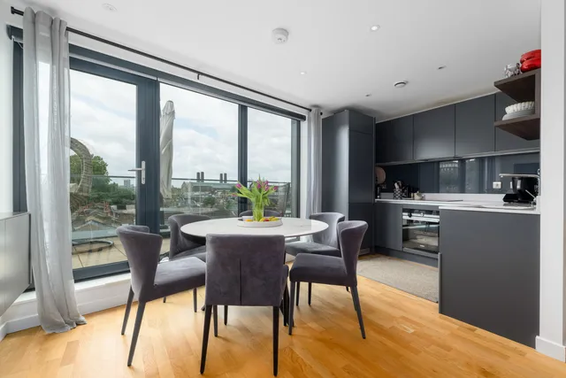 Hawthorne Crescent, London, SE10