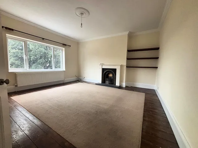 Hampton Road, Twickenham, TW2