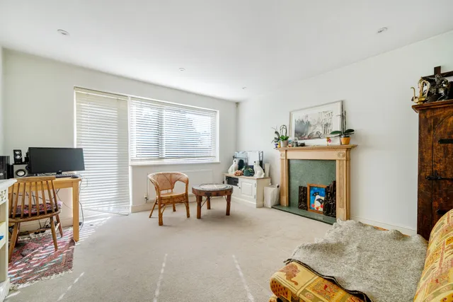 Weydown Road, Haslemere, GU27