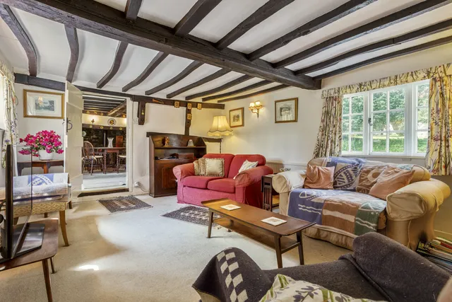 Church Road, Upper Farringdon, GU34