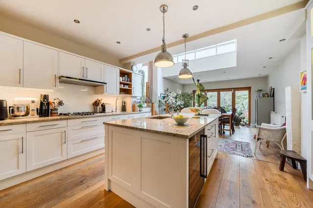 Rosebery Road, London, N10
