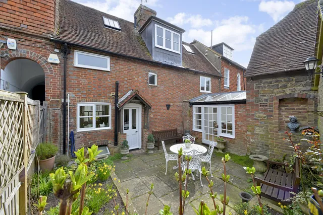 Lombard Street, Petworth, GU28