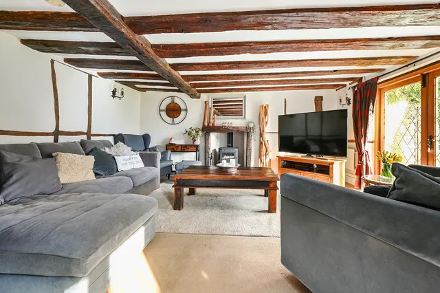 Warren House Road, Wokingham, RG40