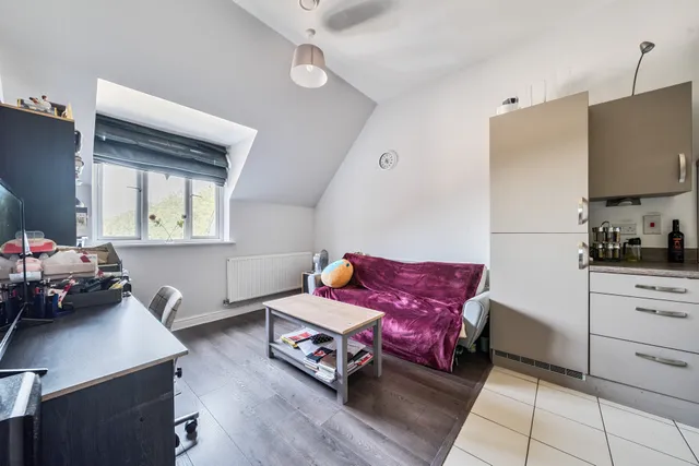 Jubilee Drive, Fleet, GU52