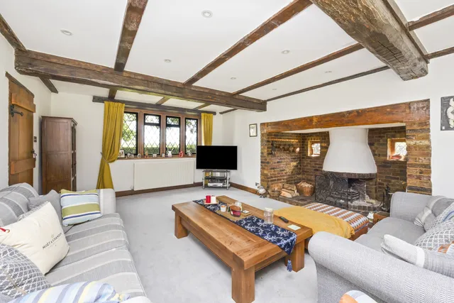 Bashurst Hill, Horsham, RH13