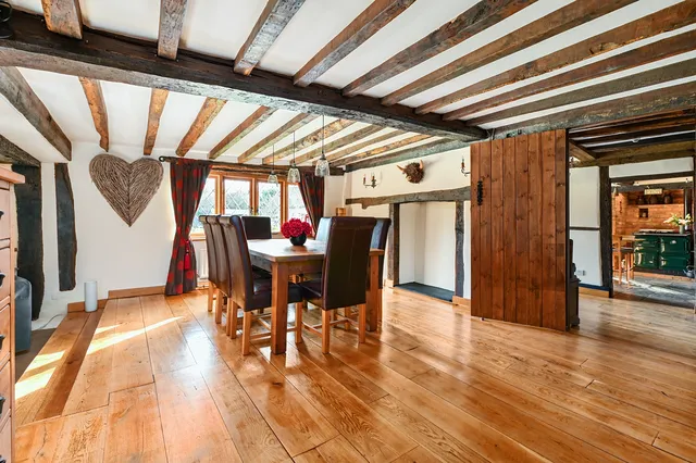Warren House Road, Wokingham, RG40