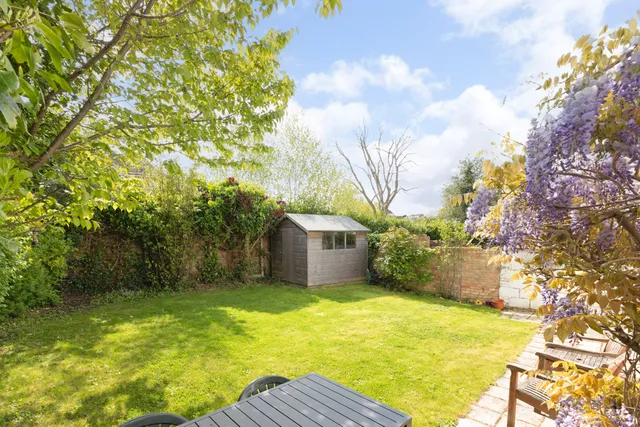Epsom Road, Epsom, KT17