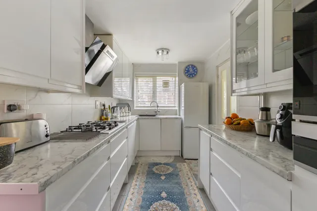 Robb Road, Stanmore, HA7