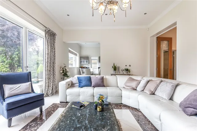 Hamilton Road, Ealing, W5