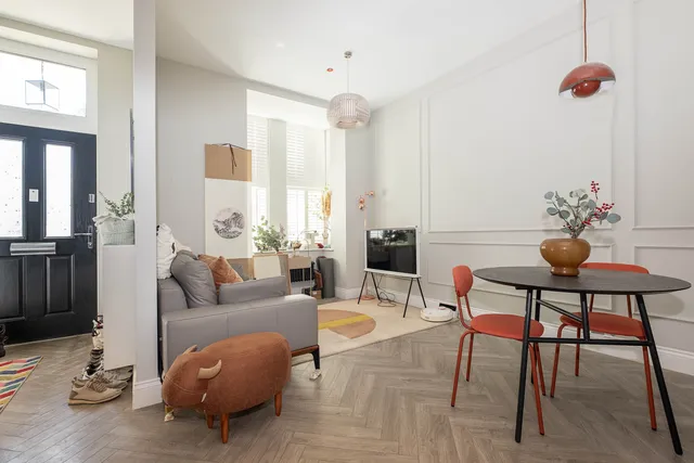 Antoinette Close, Kingston Upon Thames, KT1