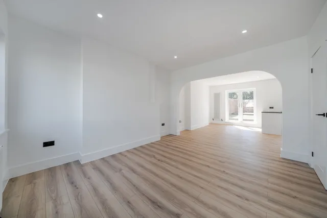 Court Avenue, Coulsdon, CR5