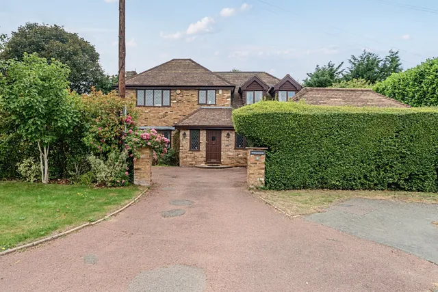 Llanbury Close, Gerrards Cross, SL9