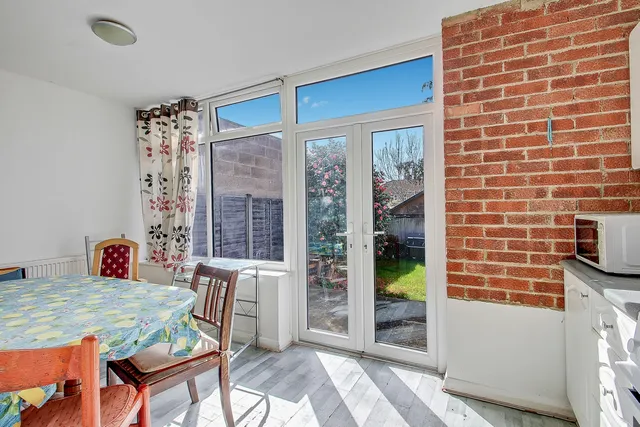 Meadway, Surbiton, KT5