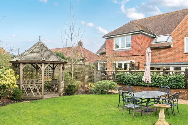 St. Marys Court, Beaconsfield, HP9