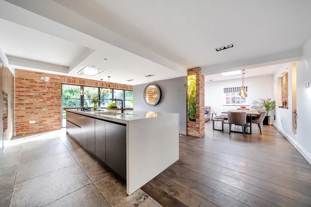 Oast House Lane, Farnham, GU9
