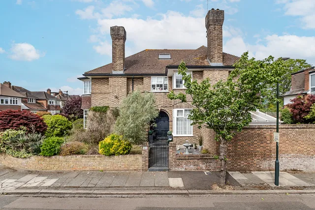 Stonehill Road, London, SW14
