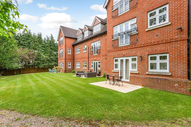 Devenish Road, Ascot, SL5