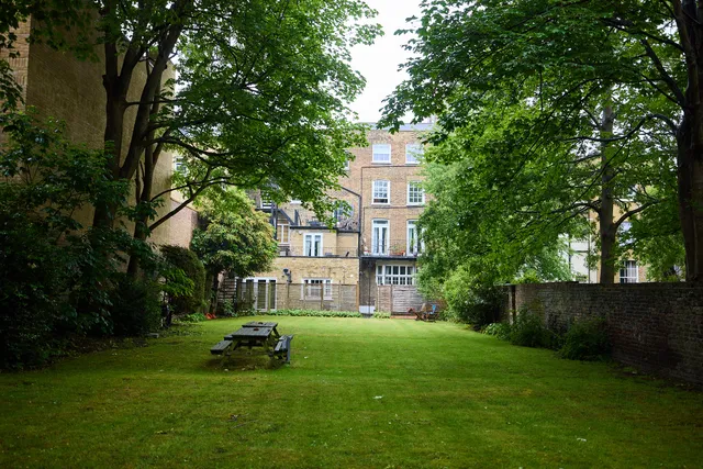 361 Clapham Road, London, SW9