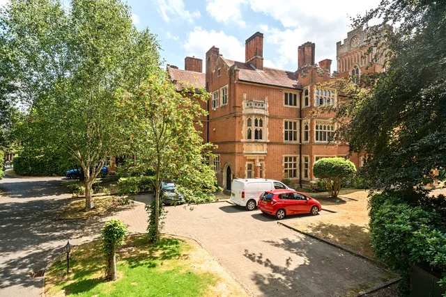 Oldfield Wood, Woking, GU22