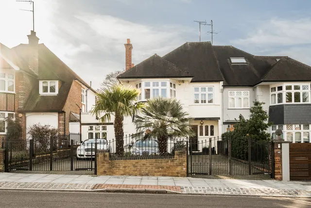 Beech Drive, LONDON, N2
