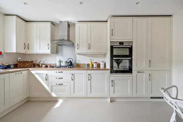 Blowhorn Street, Marlborough, SN8