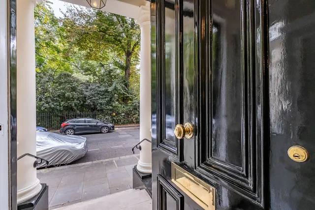 Warwick Square, London, SW1V