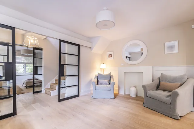 St. Johns Grove, Richmond, TW9
