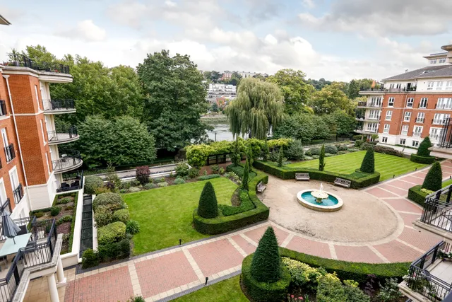 Clevedon Road, Twickenham, TW1