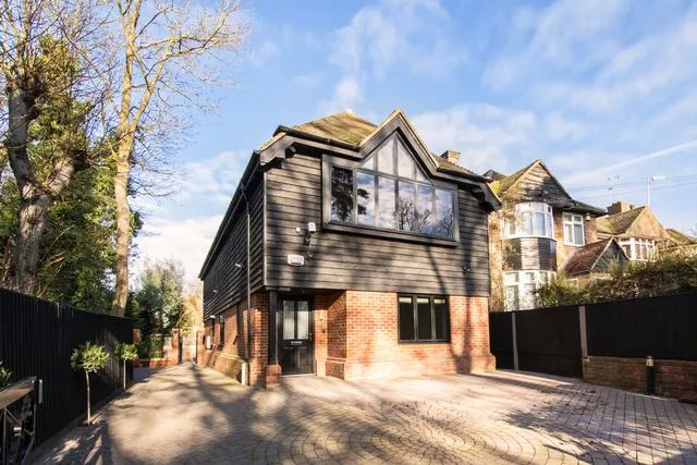 Wycombe End, Beaconsfield, HP9