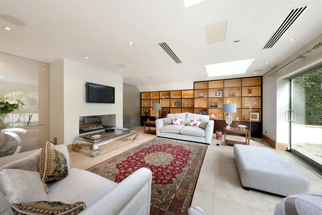 Burkes Road, Beaconsfield, HP9