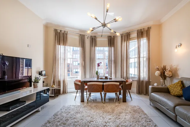 Kensington Court, LONDON, W8