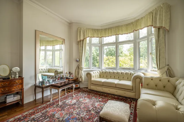 Queens Road, Richmond, TW10