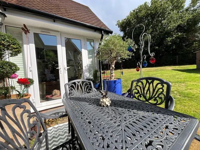 Hazel Close, Liphook, GU30