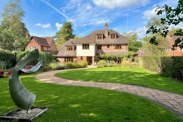 Chiltern Hills Road, Beaconsfield, HP9