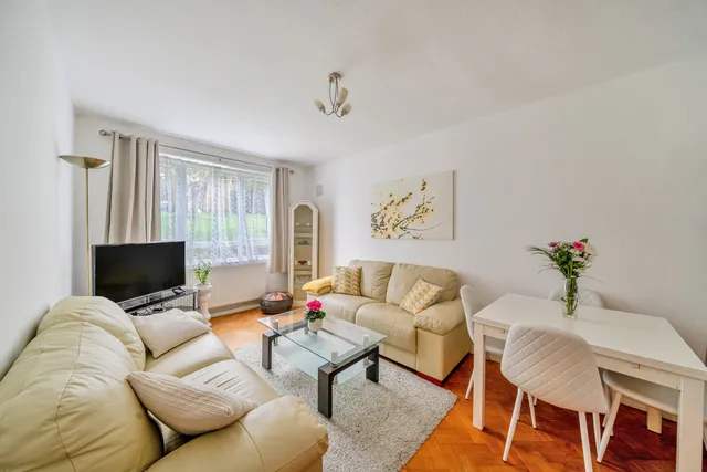 Crescent Road, London, N8