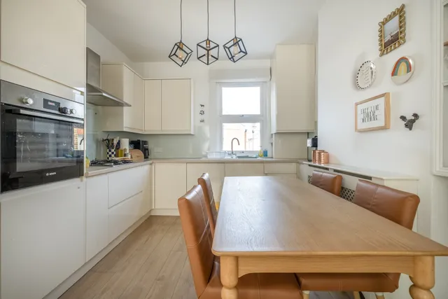Garratt Lane, London, SW18