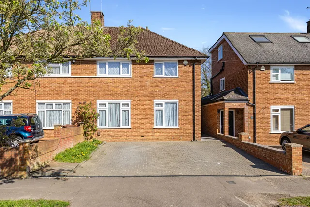 Bridges Road, Stanmore, HA7