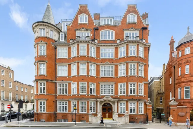 Cliveden Place, London, SW1W