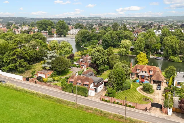 Quarrywood Road, Marlow, SL7