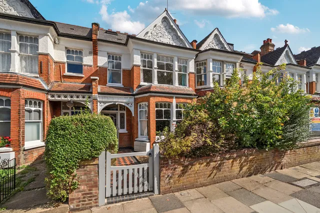 Rosebery Road, London, N10