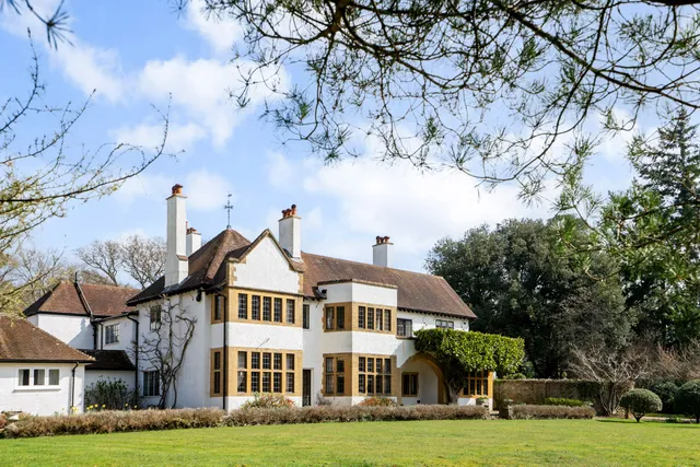 Priors Hatch Lane, Hurtmore, GU7